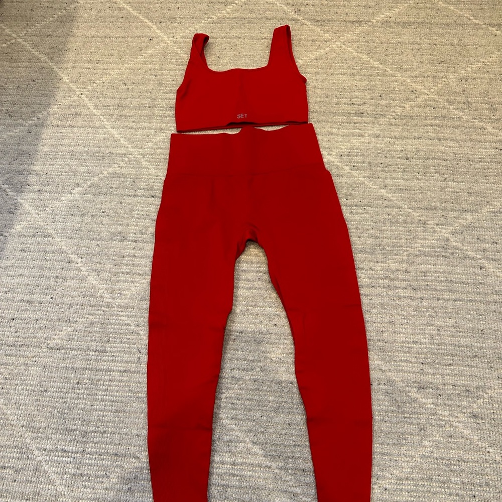 SCULPTFLEX® by SET active compressive fabric. Size M bra and pant set